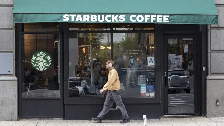 Житель Калифорнии отсудил у Starbucks $50 млн из за ожогов от чая