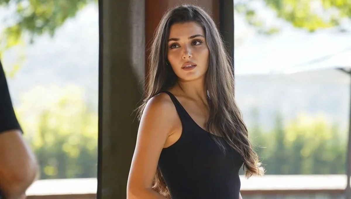 Hande Erçel ilkə imza atdı