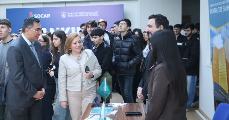 Bakı Ali Neft Məktəbində “Banklar sərgisi”