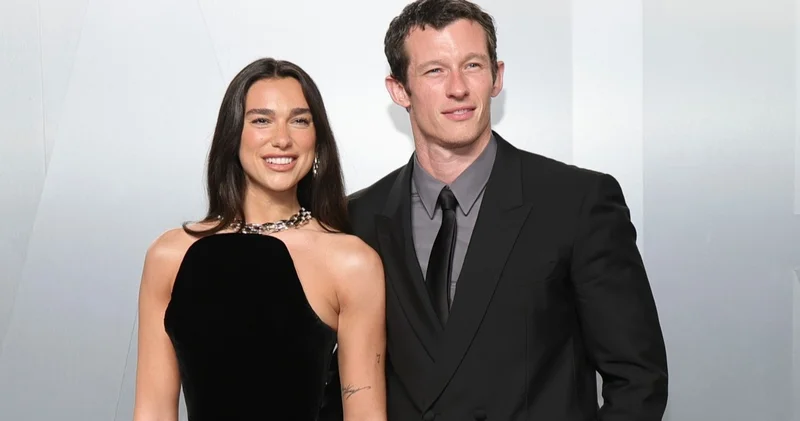 Dua Lipa nişanlısı ilə qırmızı xalıda