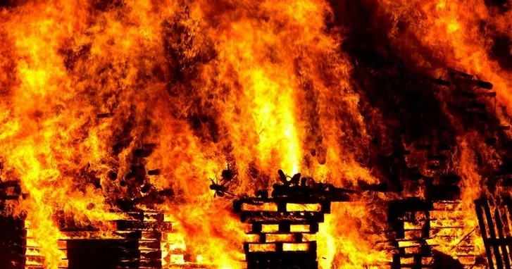 Трагедия в Индии: не менее 10 погибших в результате возгорания в госпитале