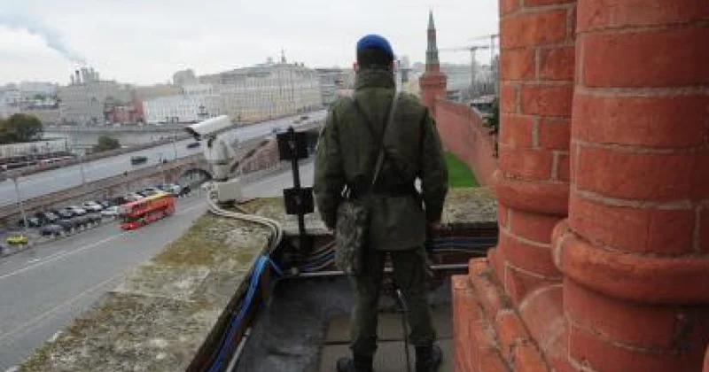 Кремль охраняют по всему периметру видео
