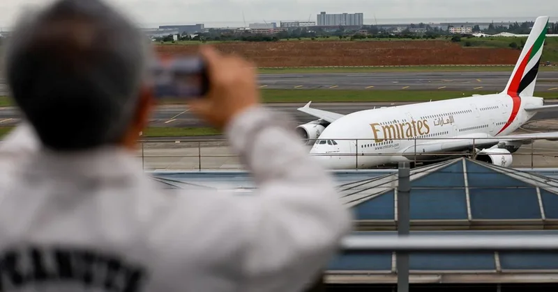Авиакомпания Emirates будет выполнять рейсы по ограниченному расписанию
