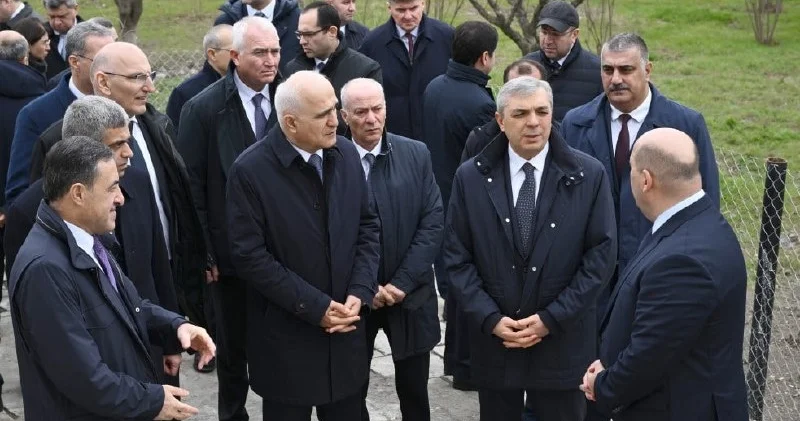 Rəsmilər Xocavənddə təmir olunmuş fərdi evdə Foto KONKRET