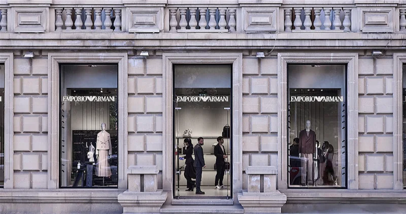 Emporio Armani представил в Баку обновлённый бутик и коллекцию весна лето 2026 ФОТО