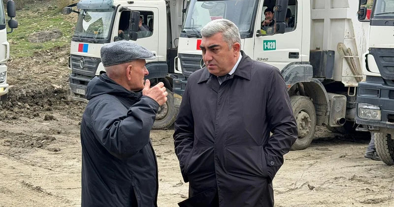 Qubada torpaq sürüşməsinə görə əlaqə kəsilən kəndin sakinlərinə ərzaq çatdırıldı Fotolar