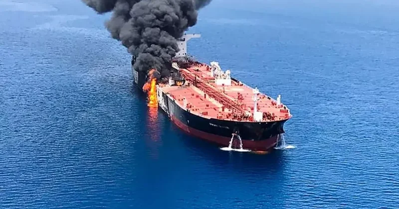 Хуситы могут заблокировать перевозку нефти через Красное море