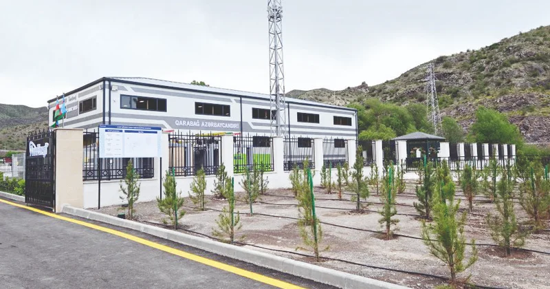 Laçında kiçik SES lərin gur işığı
