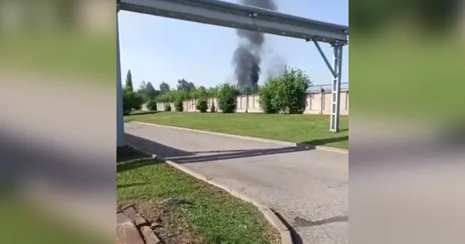 Rusiyada zavod yanır