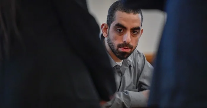 Salman Rüşdinin gözünü çıxarana cəza verildi