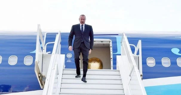 İlham Əliyev Azərbaycana dönüb