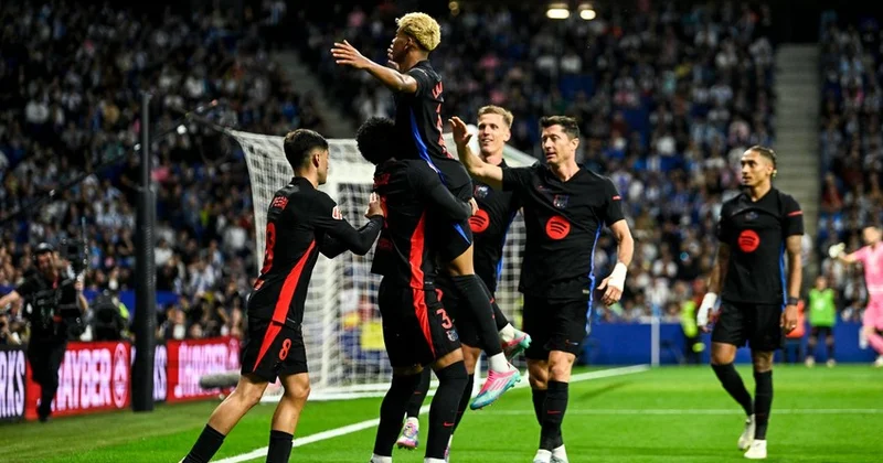 Barselona tarixində 9 cu dəfə bir mövsümdə ölkə çempionatı və kubokunun qalibi olub