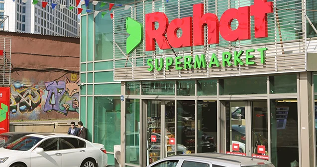 Restoranın mühafizəçisi marketdə müdir müavininin burnunu sındırıb