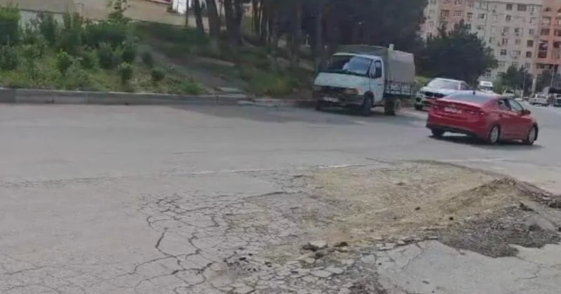Tikinti şirkəti bu yolu bərbad vəziyyətə salıb Tikinti şirkəti bu yolu bərbad vəziyyətə salıb