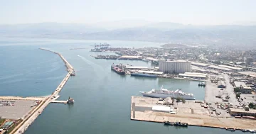 Suriya Rusiyanı Tartus limanından çıxarır