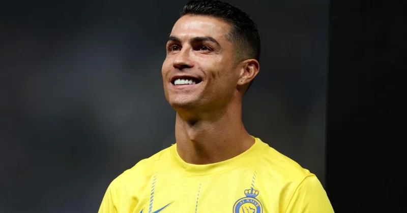 Ronaldu ardıcıl üçüncü dəfə ən çox gəlir əldə edən idmançı oldu
