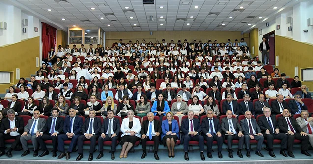BMU da Abşeron rayon məktəbliləri ilə görüş Fotolar