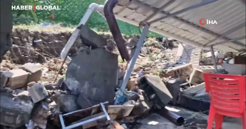 Türkiyədə güclü yağış evlərin bağ divarlarını uçurub
