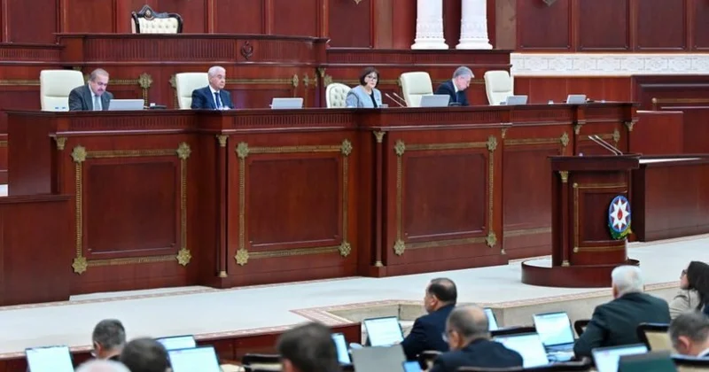 Milli Məclisin plenar iclası başlayıb, gündəlikdə 12 məsələ var