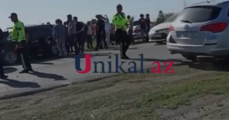 KİA TIR la toqquşdu Sürücü ağır xəsarət aldı (VİDEO)