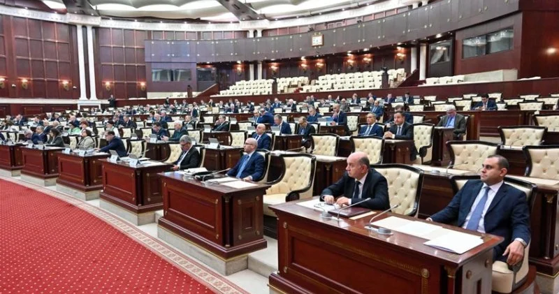 NK nın Milli Məclisdə hesabat verdiyi tarixin dəyişdirilməsi təklifi ilk oxunuşda qəbul edilib