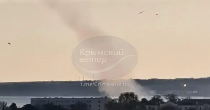 Ukrayna Krımdakı hərbi obyektlərə zərbələr endirdi Anbarlarda yanğın başlayıb (VİDEO)