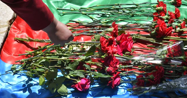 İtkin şəhidlərimiz dəfn olunur Fotolar Yenilənib