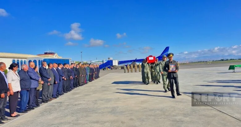 Şəhidin nəşini Naxçıvana gətiriblər