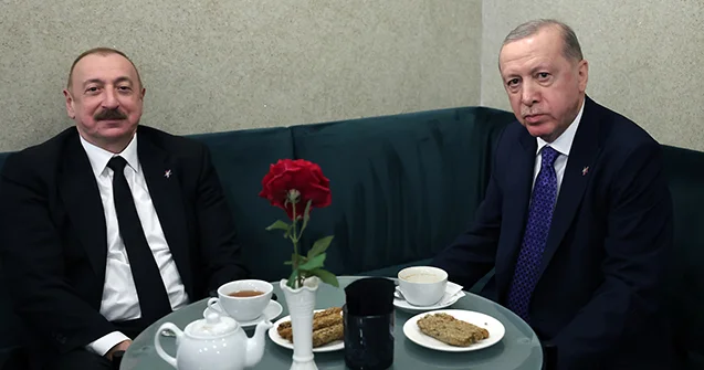 İlham Əliyev Ərdoğanla görüşdü: yerlərini dəyişdilər… FOTOLAR KONKRET