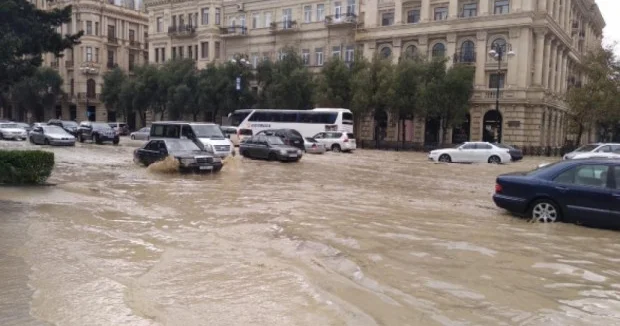 Yağışla bağlı XƏBƏRDARLIQ: Nə zamana kimi davam edəcək?