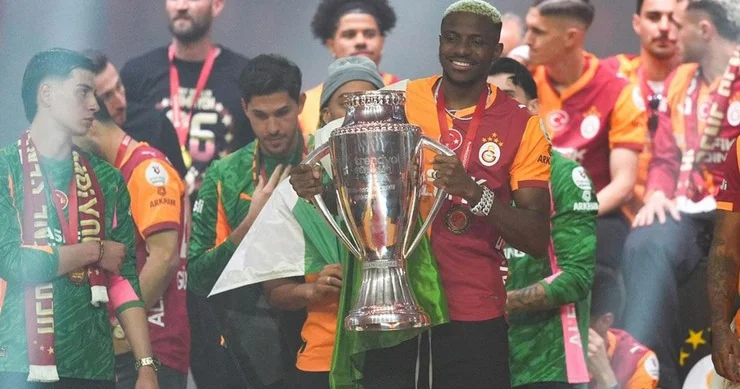Qalatasaray dan çempionluğunu belə qeyd etdi Hərkəs bu görüntülərdən danışır + VİDEO