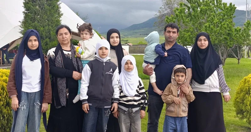 10 övladı olan gənc ailə Xocalıya qayıtdı FOTO