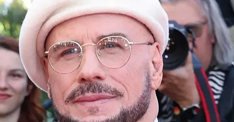72 yaşlı Con Travolta hər kəsi təəccübləndirdi