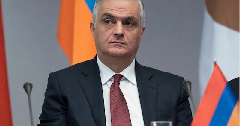 Aİ və Rusiya ittifaqı arasında seçim edəcəyik Paşinyanın müavini