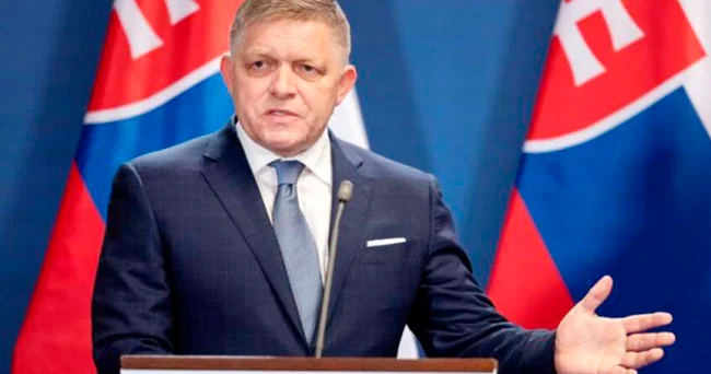 Fiko: Makron Avropa İttifaqına rəhbərlik edə bilər