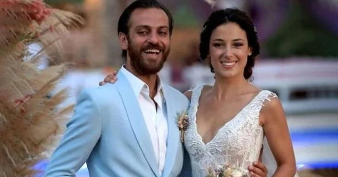 Məşhur aktyorların 8 illik evliliyi bitdi