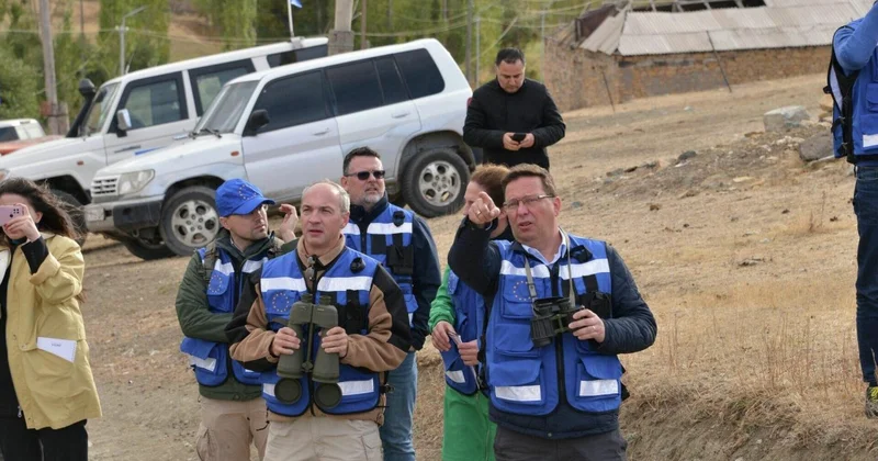 Binokllu turistlər sülh gətirməyəcək Partiya sədrindən SƏRT MÖVQE