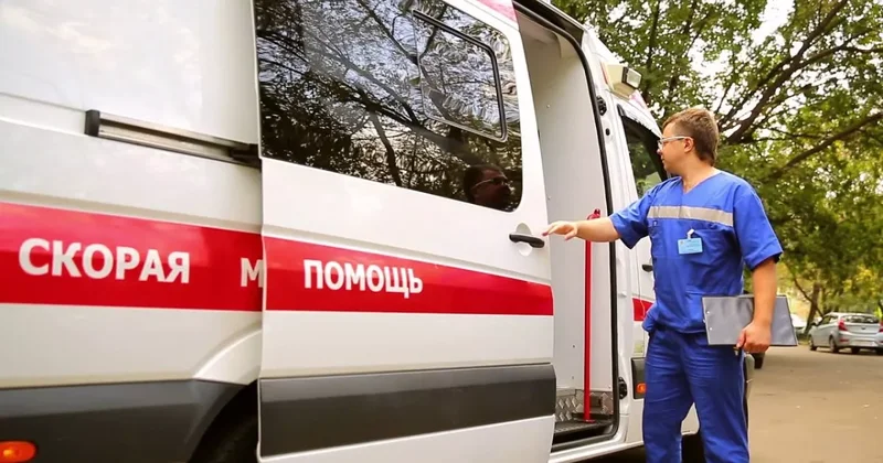 В российском селе на девочку упал памятник