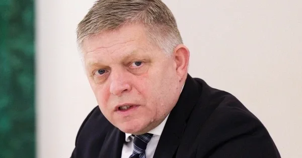 Фицо заявил о шоке и жестком ответе Мерцу на претензии к поездке в Москву