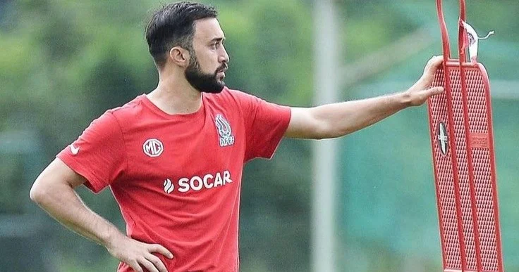 Bir neçə təklifi var, amma mütəmadi oynayacağı kluba getmək istəyir milli komandadakı yerini qaytarmaq niyyətindədir