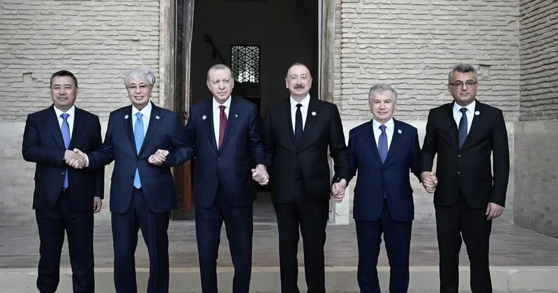 &nbsp;&nbsp;Ainur Nogayeva: TDT liderlərinin əl ələ fotosunun çox sayda mesaj ehtiva edir