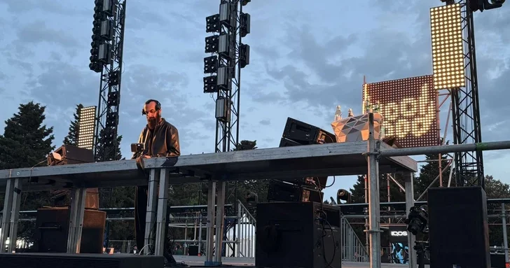 Музыка, море и open air: В Баку стартовал фестиваль электронной музыки boolood