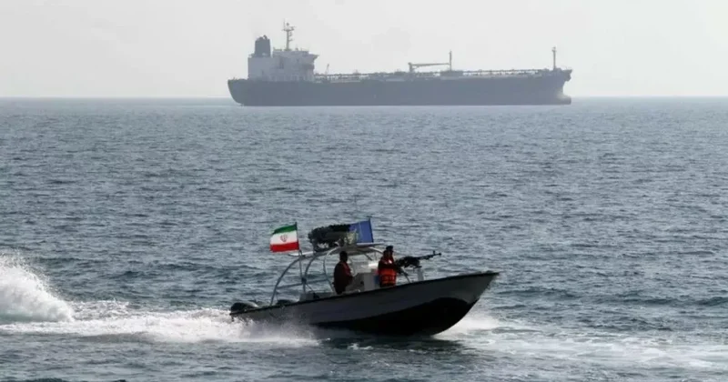 Иран захватил нефтяной танкер в Ормузском проливе ВИДЕО