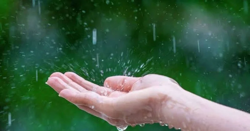 Yağıntılı hava davam edir, Şahdağa qar yağır, İsmayıllının kəndlərinə dolu düşüb