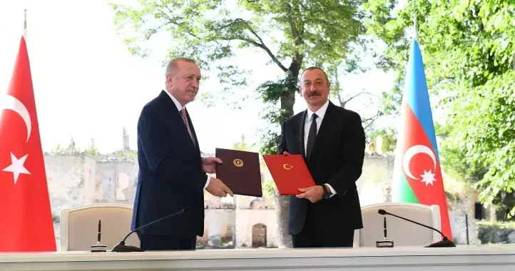 Qızıl almaya doğru: Şuşa Bəyannaməsi türk millətlərini vahid ideal uğrunda birləşməyə səsləyir