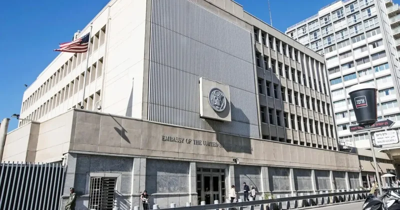 Təl Əvivdə ABŞ səfirliyinin yaxınlığına raket düşdü