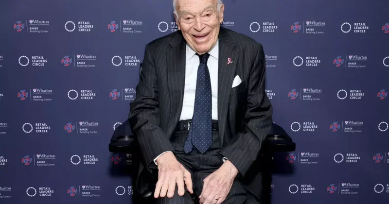Умер глава Estée Lauder