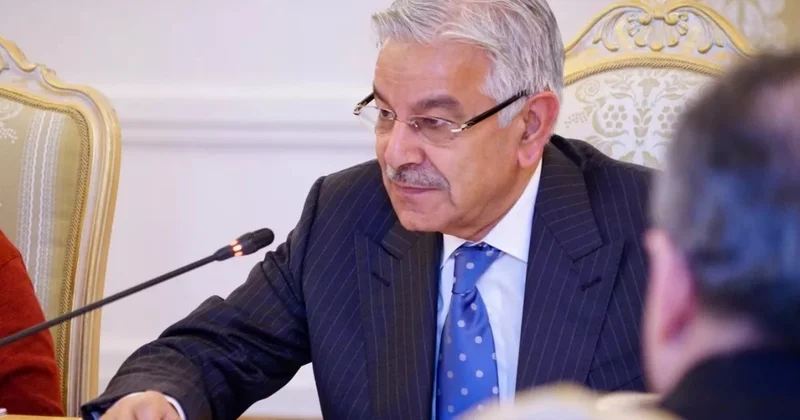Министр обороны Пакистана назвал Пехлеви имперской шлюхой