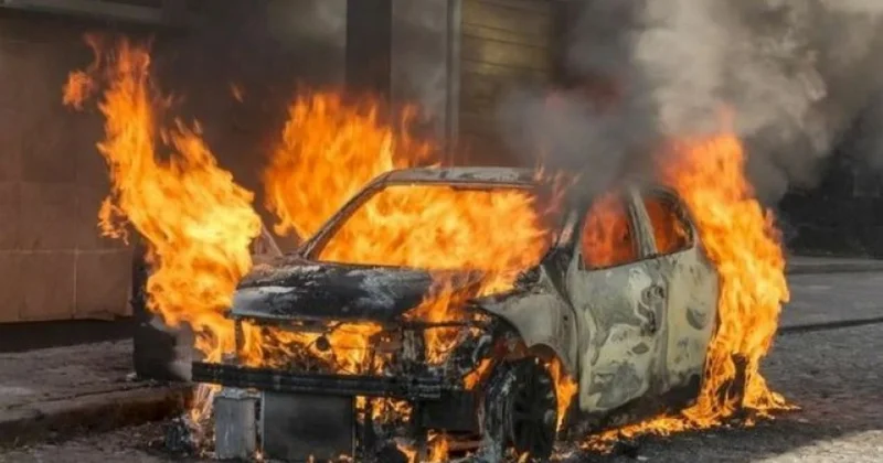 Bakıda “Renault” yandı