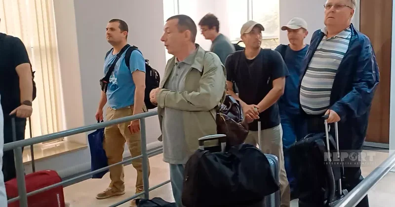 Иностранцы продолжают покидать Иран через Азербайджан